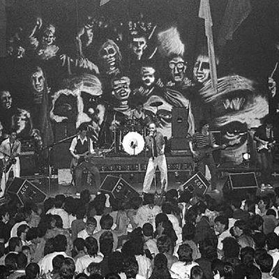 Cuando un teatro dejó colgados a los Redondos - la historia detrás de dos íconos disco [Música del Ático 504]