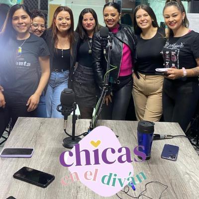 ¡Nosotras somos: Chicas en el Diván!