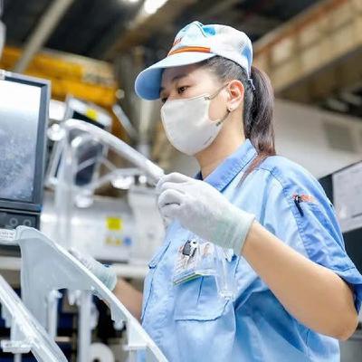 Nhiều doanh nghiệp công bố mức thưởng Tết cao, người lao động phấn khởi Nhiều doanh nghiệp công bố mức thưởng Tết cao, người lao động phấn khởi