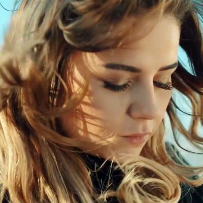 Merve Özbey - Yaramızda Kalsın ( solo vocal )