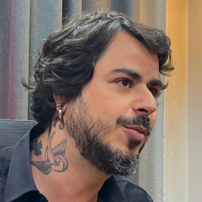 "O YouTube paga para as pessoas odiarem as mulheres"