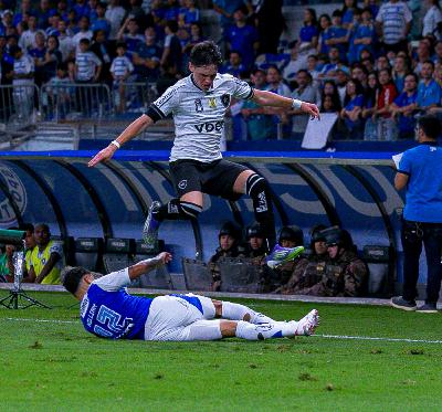 Botafogo marca nos acréscimos e empata com o Cruzeiro pelo Brasileirão