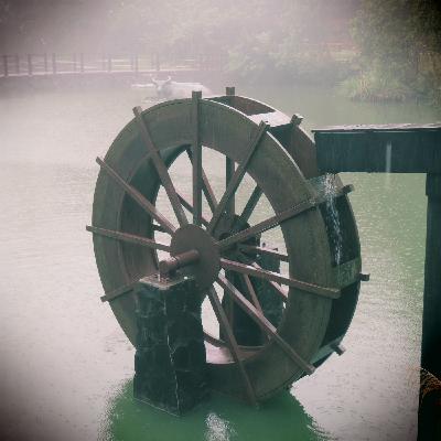 貓空・霧中水車