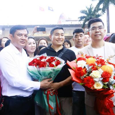 Tin quốc tế - Quảng Ninh: Gần 1.000 du khách Trung Quốc nhập cảnh qua Móng Cái