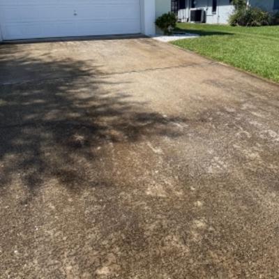 Why Florida Driveways Get Dirty — and DIY's to Fix It