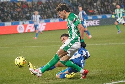 Batacazo del Betis en Vitoria que le impide recuperar la quinta plaza