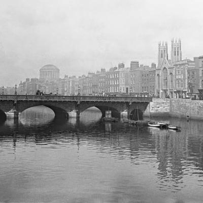 Swords Under Floorboards: House of Read