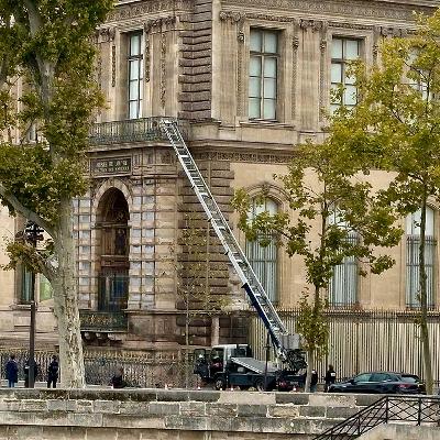 Jewelry stolen from Louvre Museum in Paris