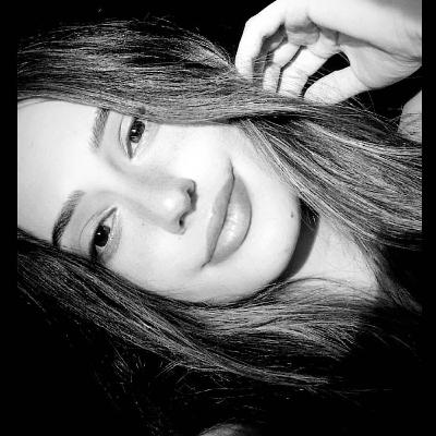 اول طريقة لتحديد الجمهور المستهدف و يلي هي ال"buyer persona" او شخصية المشتري.... ✌️✌️ اول طريقة لتحديد الجمهور المستهدف و يلي هي ال"buyer persona" او شخصية المشتري.... ✌️✌️