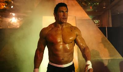 Christopher Nolan encense la performance de Dwayne Johnson dans The Smashing Machine