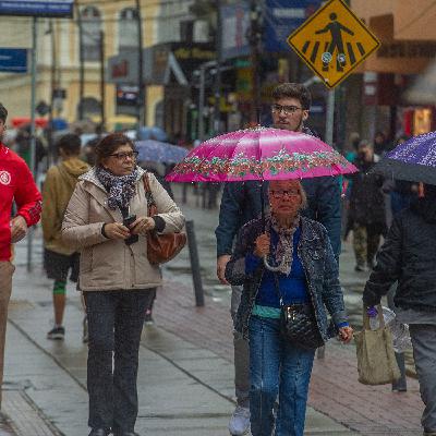 Primeira onda de frio chega ao Brasil, professor comenta sobre a proximidade do inverno