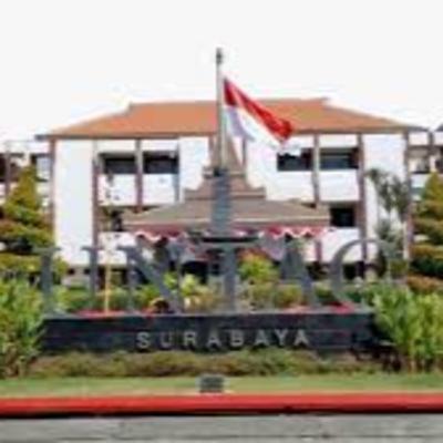 Misteri Hantu Tanpa Kepala di Untag Surabaya Misteri Hantu Tanpa Kepala di Untag Surabaya
