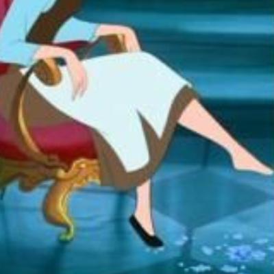 Las Moluscas.Cap. 6: El día que Cenicienta fue a la escuela y a la zapatería.