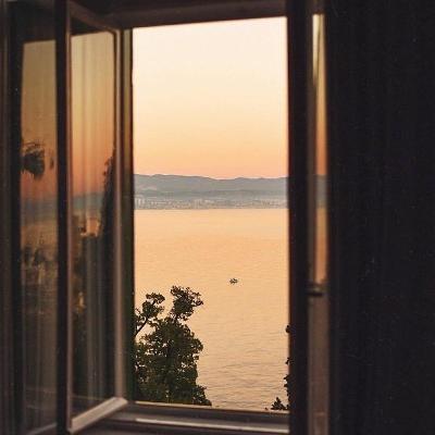 الحياة أمامك !