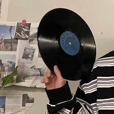 Journal Week 7 - Listen to 2 English music Journal Week 7 - Listen to 2 English music