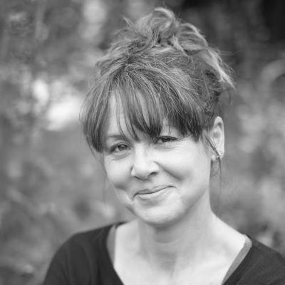 Episode 28: The Friday Feeling with Ysella Sims Episode 28: The Friday Feeling with Ysella Sims