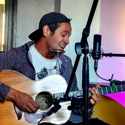 Strummin' Aloha with Drew Martin