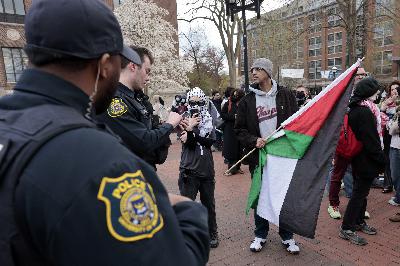 Campus life is unrecognizable in the Trump era: 'There's so many cops everywhere'