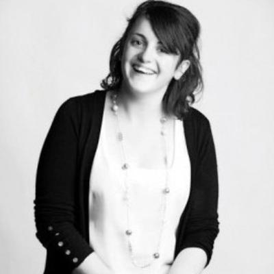 Cairde, clann, comhluadar grámhar. Nell Ní Chróinín Cairde, clann, comhluadar grámhar. Nell Ní Chróinín
