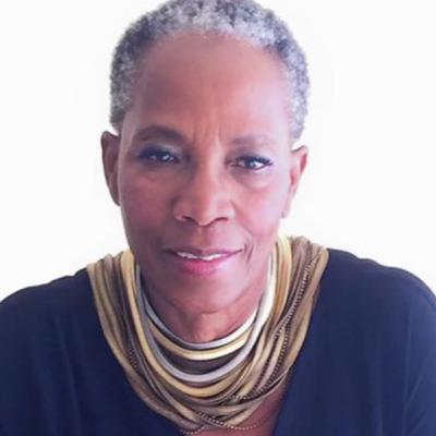 #22 - Dr. Cynthia Barnett and I discuss her work to help women.