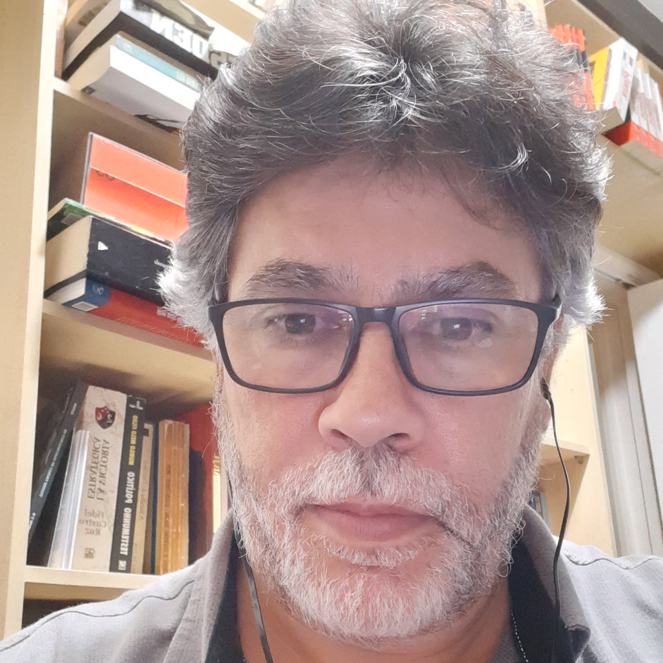 Osvaldo Bertolino - O outro lado da notícia