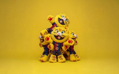 Surt a la venda el peluix del Cat: "És una nova forma de comunicar què és el Barça"