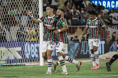 Fluminense goleia o São Paulo e garante vaga na pré-Libertadores