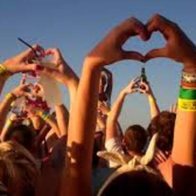 Weave's Mix Spring Bank Party