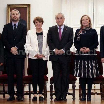 Consuelo Valdés asume como  nueva ministra de las Culturas episode artwork