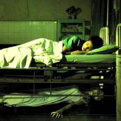 LA VOZ DEBAJO DE MI CAMA