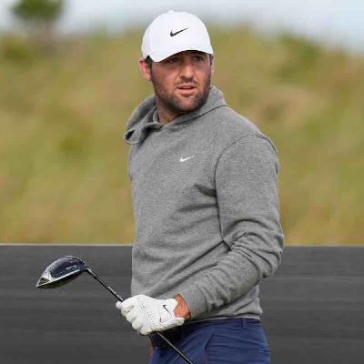 Scottie, saca del cajón el pasaporte... Scottie, saca del cajón el pasaporte...