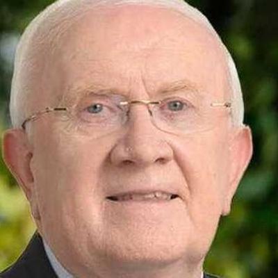 An Teachta Dála Pat the Cope Ó Gallachóir.