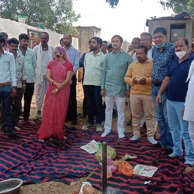 प्रधान भावना झाला ने सुनी ग्रामीणों की समस्या प्रधान भावना झाला ने सुनी ग्रामीणों की समस्या