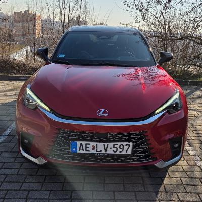 Belépő |  Lexus LBX   |  Begurulva podcast