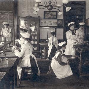 Episode 26: Women in Professional Kitchens (Grain of Salt)