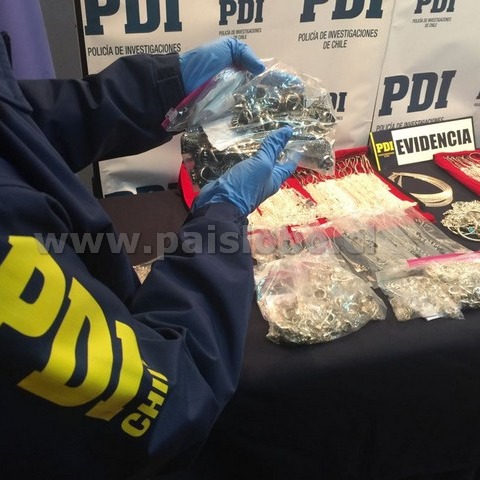 PDI detien a sujeto que prentía salir del país con 12M$ joyas robadas episode artwork