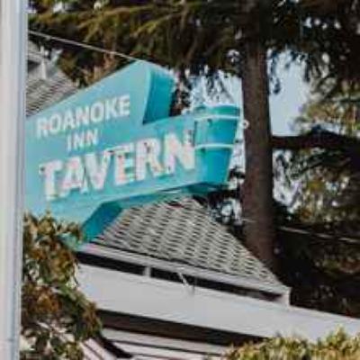 Roanoke Inn Tavern on Mercer Island