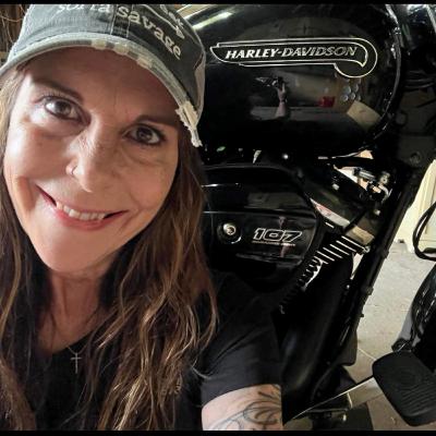 Melanie Johnson - Out of the Darkness