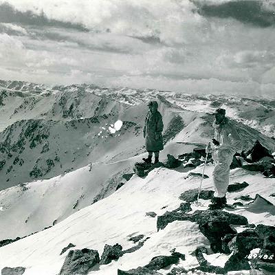 Ep48: Berge im Zweiten Weltkrieg - Österreichische Skifahrer und Alpinisten in der US-Gebirgsdivision, Interview mit Historiker Florian Traussnig