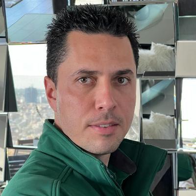 #38. Carlos Moreno, ejecutivo, curioso intelectual, y visionario.