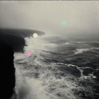 Olas Rompiendo en una Tormenta | Costa Atlántica Salvaje