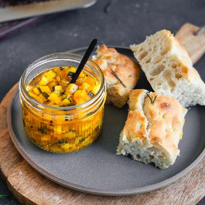 Suti kocht - Zucchini Chutney mit heyfoodsister Annalena