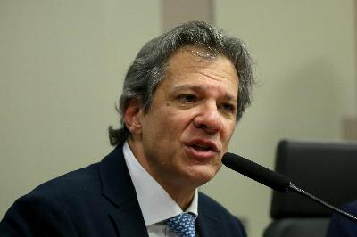 Haddad sugere que governo pode proibir bets caso empresas não paguem impostos devidos