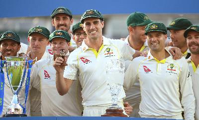 CRICKET: Summer Grandstand - Ric Finlay