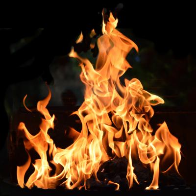 Som Relaxante de Fogo Queimando Madeira para Dormir / Relaxing Firewood Burning Sounds for Sleep 🔥✨