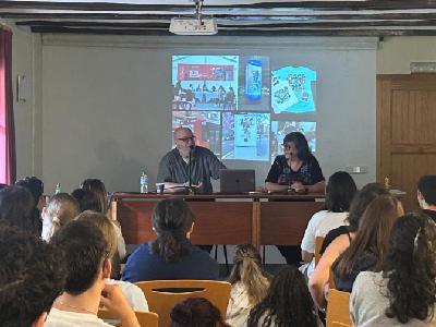 El papel de las bibliotecas contra la desinformación