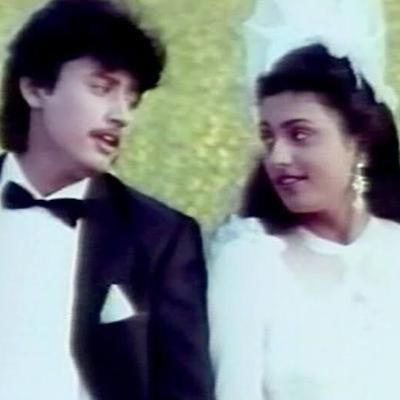 நிலா காயும் நேரம் சரணம்
உலா போக நீயும் வரணும் நிலா காயும் நேரம் சரணம்
உலா போக நீயும் வரணும்