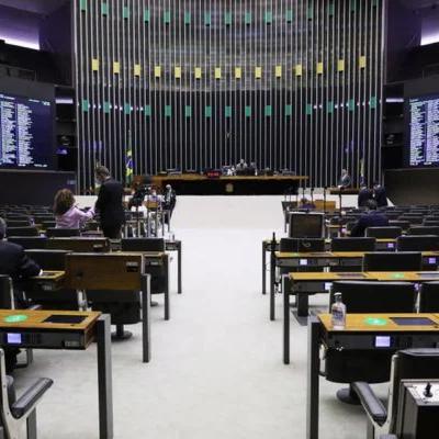 Comissão aprova projeto que proíbe casamento homoafetivo: o que muda?