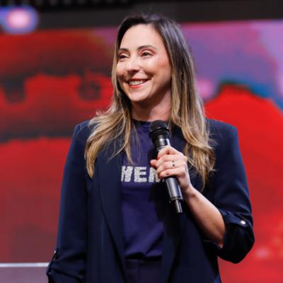 Fé que silencia pensamentos: resistindo às sugestões que tentam roubar nossa paz - Juliana Borba