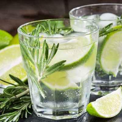 Gin and Tonic. Y una ensalada para verano Gin and Tonic. Y una ensalada para verano